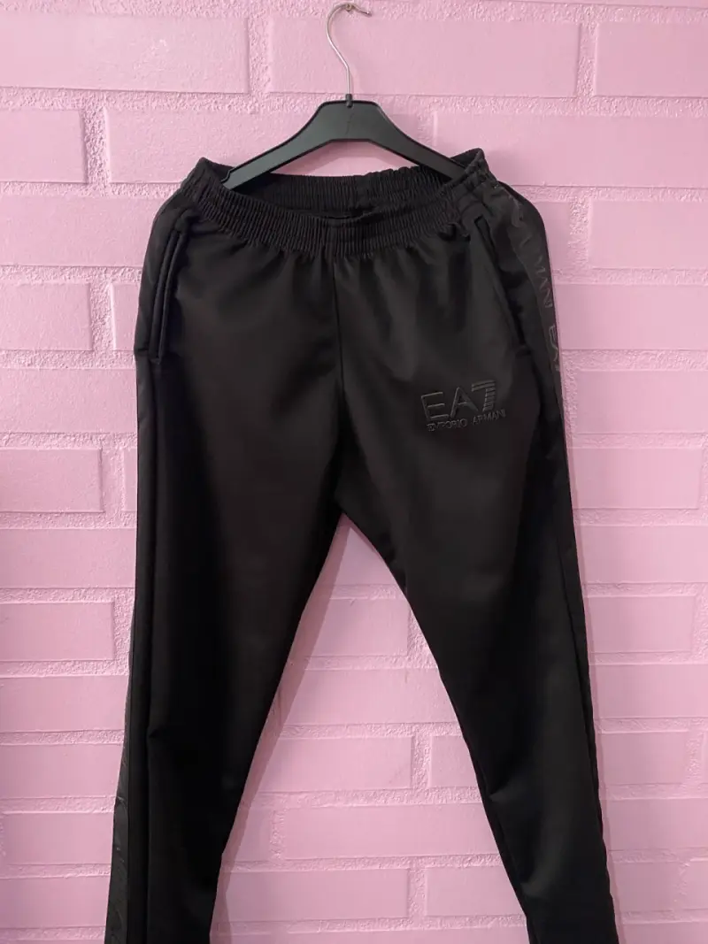 Conjunto deportivo negro EA7 Emporio Armani - 3
