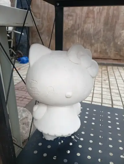 Figura de yeso decorativa de personaje animado - miniatura 1