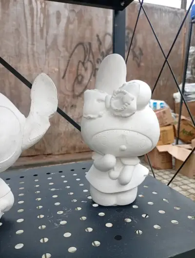 Figura de yeso decorativa de personaje animado - miniatura 4