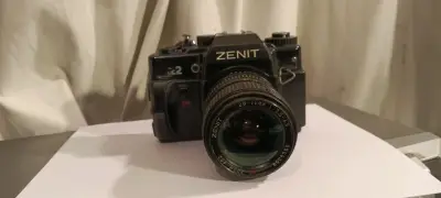 Cámara Zenit 12 con lente 28-70mm y flash - miniatura 1