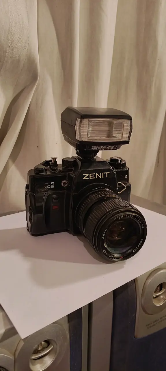 Cámara Zenit 12 con lente 28-70mm y flash - 2