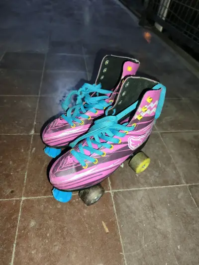 Patines de cuatro ruedas Dolphin rosados para niños - miniatura 3