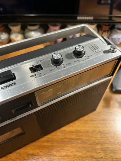 Radio cassette vintage National Panasonic FM/AM 237 - miniatura 5