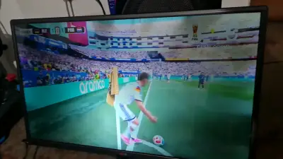 Televisor LG 32 pulgadas modelo 32LB620B - miniatura 3