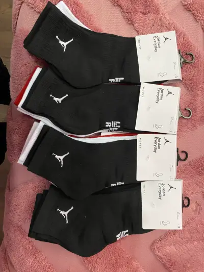 Calcetines deportivos Jordan y Nike pack 3 pares - miniatura 1
