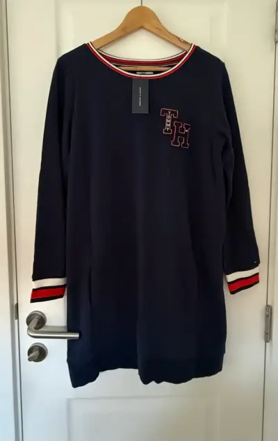 Vestido Tommy Hilfiger azul con detalles rojos - miniatura 1
