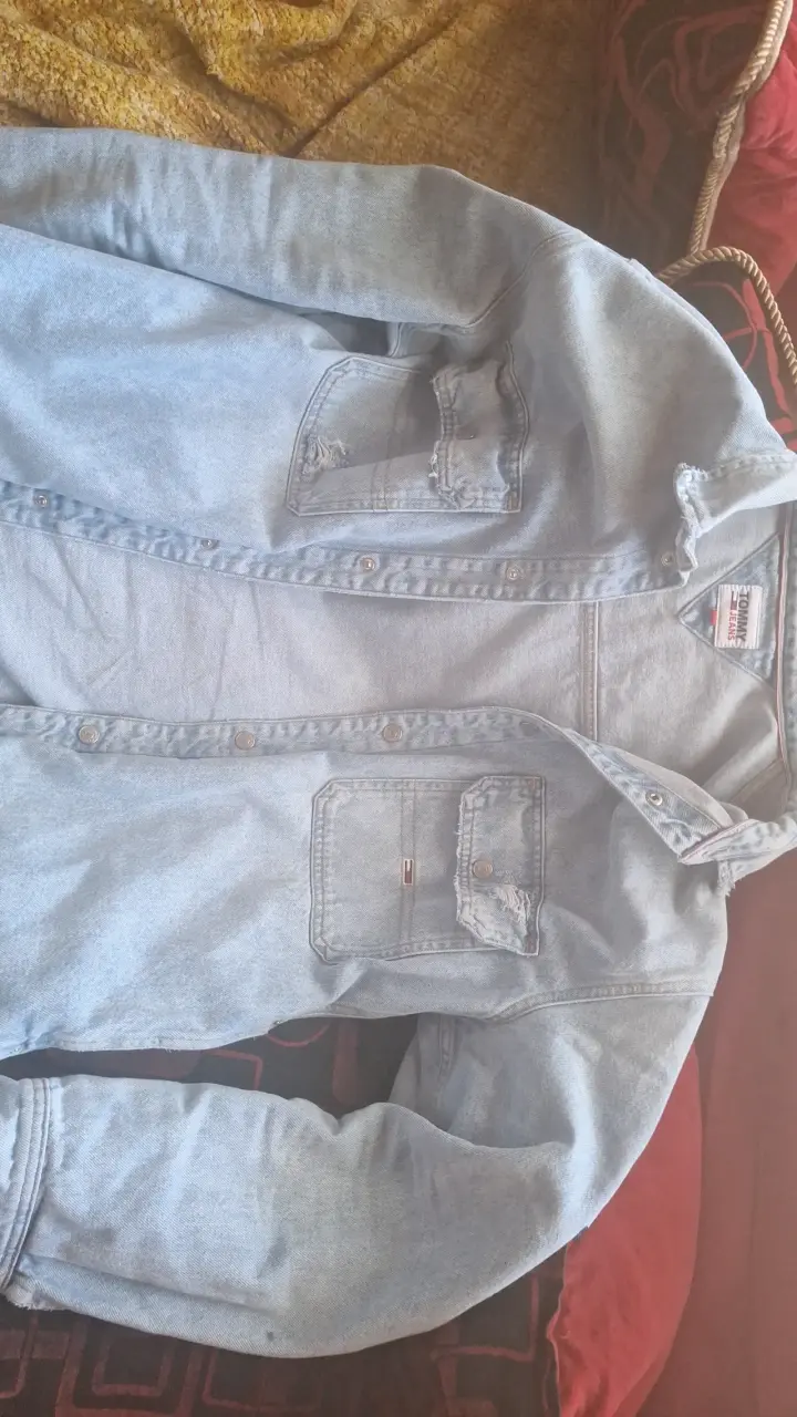 Chaqueta de mezclilla Tommy Jeans azul claro