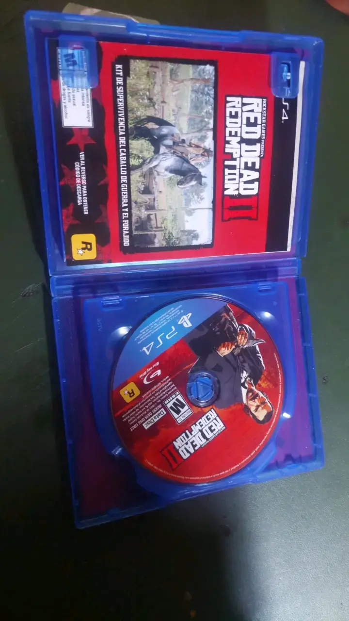 Juego PS4 Red Dead Redemption II en buen estado - 2
