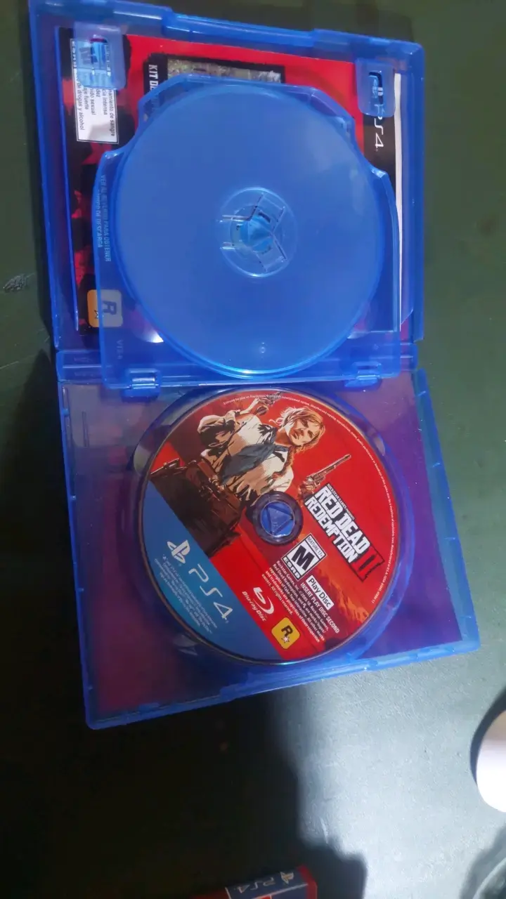 Juego PS4 Red Dead Redemption II en buen estado - 3