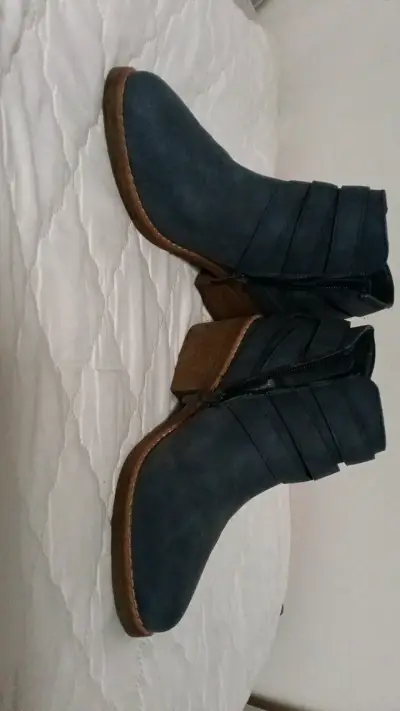 Botines de cuero azul y negro con tacón - miniatura 1