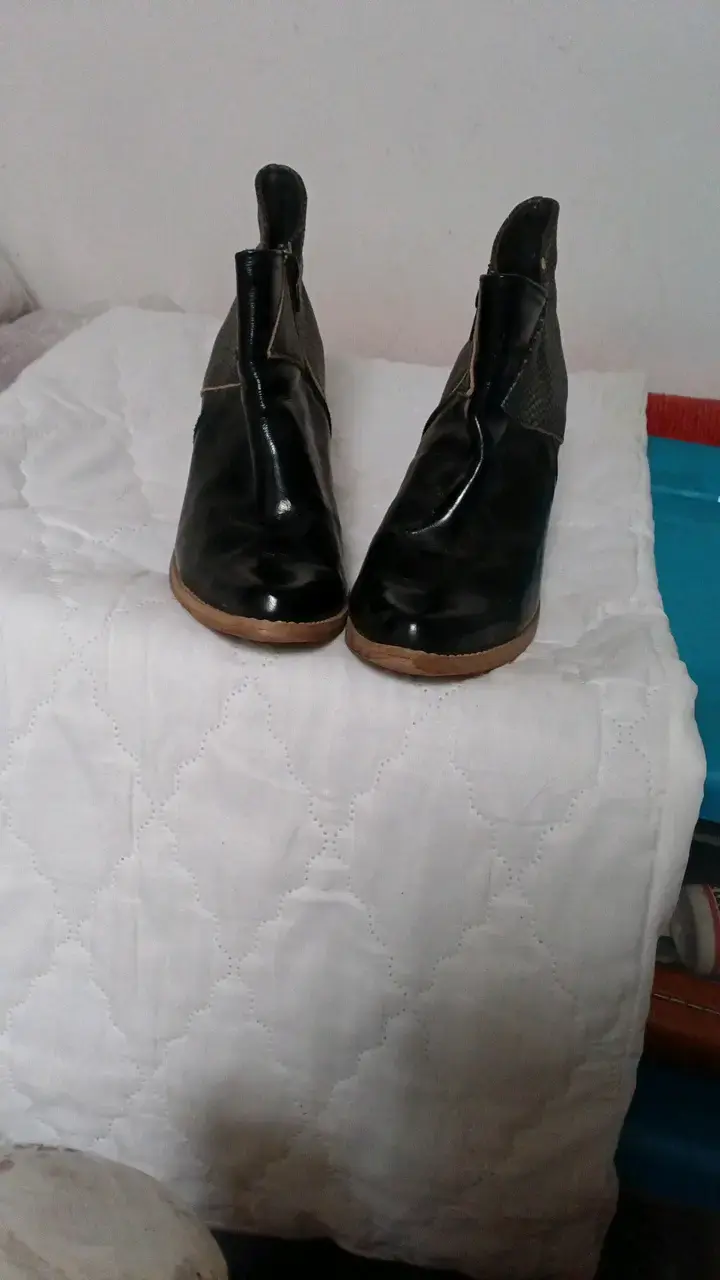 Botines de cuero azul y negro con tacón - 4