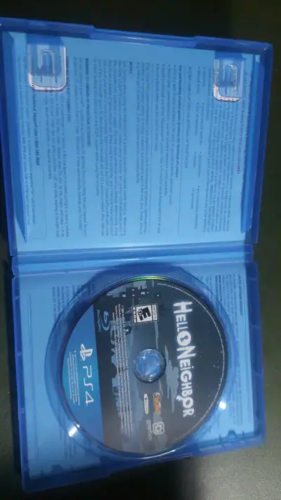 Juego PS4 Hello Neighbor en buen estado - miniatura 2