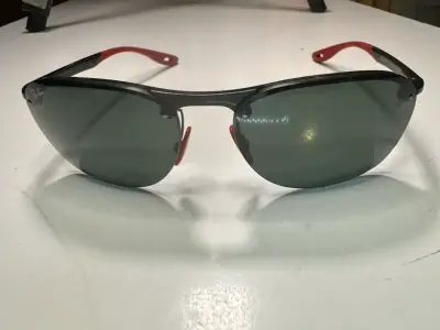 Ray-Ban edición Ferrari como NUEVOS - miniatura 4