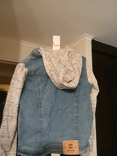 Chaqueta de mezclilla con capucha para hombre - miniatura 1