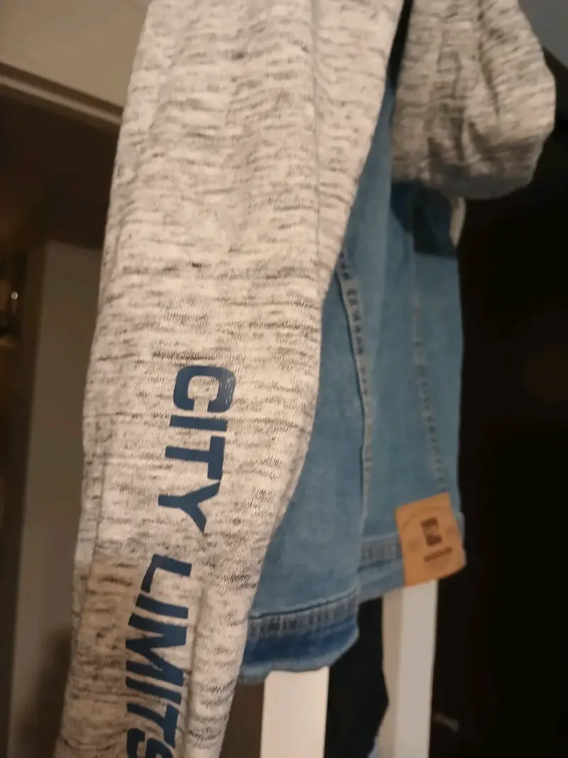 Chaqueta de mezclilla con capucha para hombre - 2