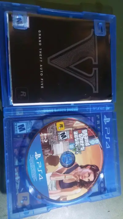 Juego Grand Theft Auto V para PS4 - miniatura 2