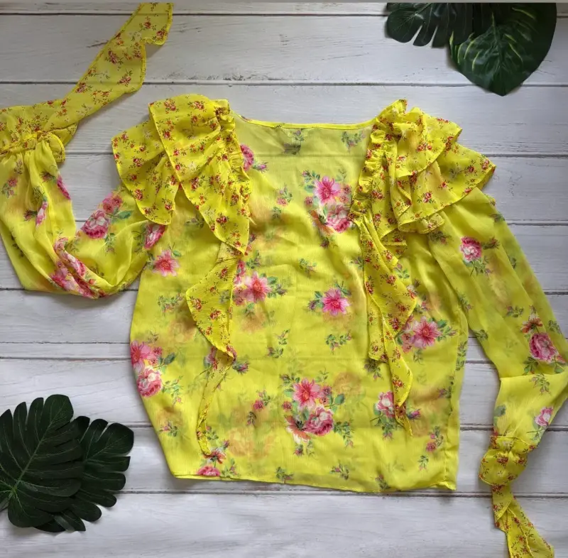 Blusa amarilla floral con volantes Miss Selfridge - 2