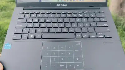 Vendo o permuto  ASUS Vivobook Intel Core i3 - miniatura 1