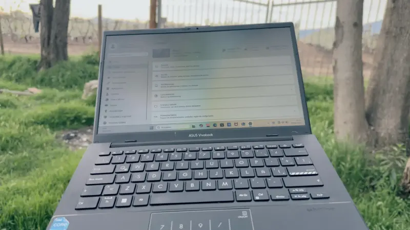 Vendo o permuto  ASUS Vivobook Intel Core i3 - 2