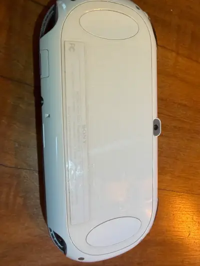 Consola portátil Sony PS Vita blanca - miniatura 1