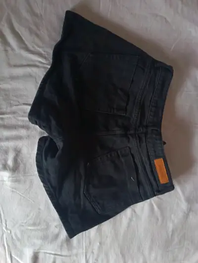 falda Short de mezclilla negros para mujer - miniatura 1