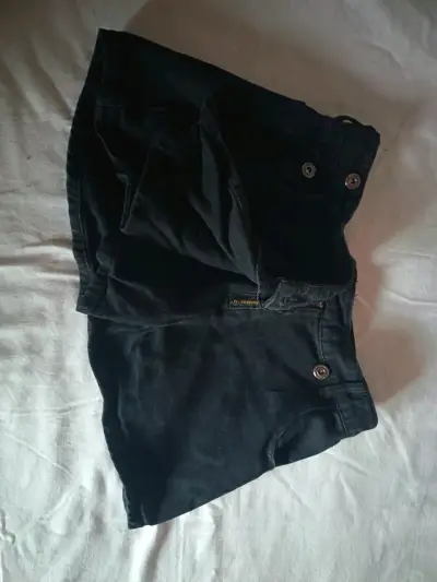 falda Short de mezclilla negros para mujer - miniatura 3