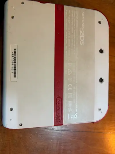 Consola Nintendo 2DS Blanca y Roja en Buen Estado - miniatura 2