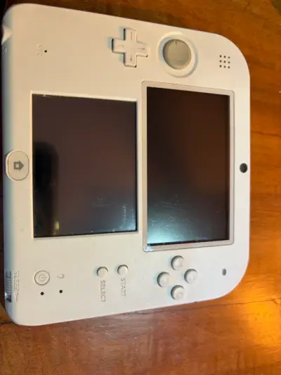 Consola Nintendo 2DS Blanca y Roja en Buen Estado - miniatura 3