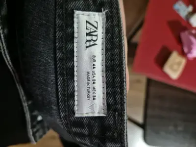 Jeans negros para hombre Zara talla 44 - miniatura 1