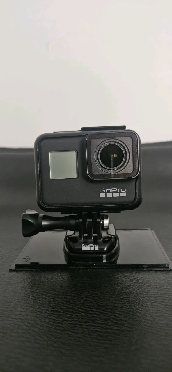 Cámara GoPro Hero 7 Black con Soporte - 6