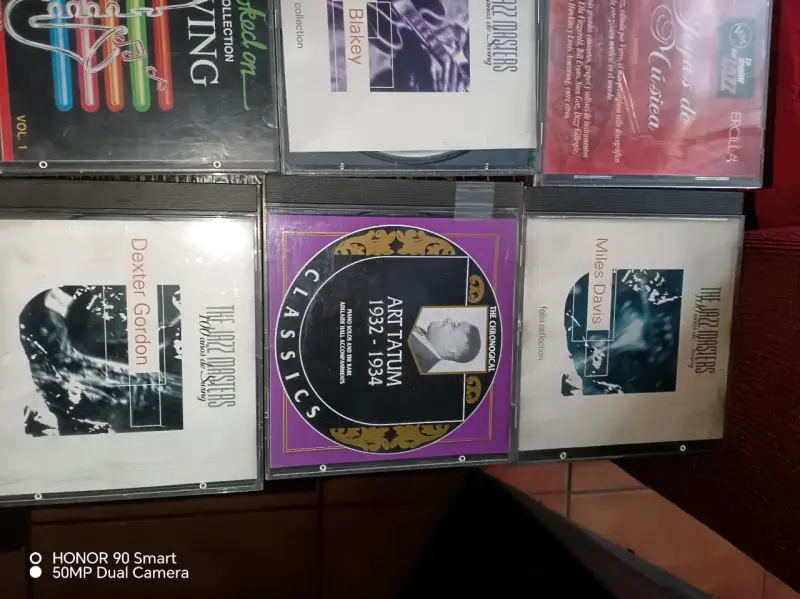 Colección de CDs de Jazz en Torre de Madera - 4