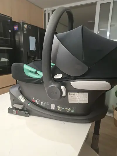 Silla de Auto para Bebé Cybex con Base - miniatura 1