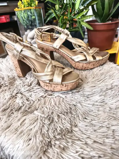 Sandalias Gacel de tacón doradas - miniatura 1