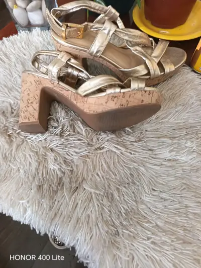 Sandalias Gacel de tacón doradas - miniatura 4