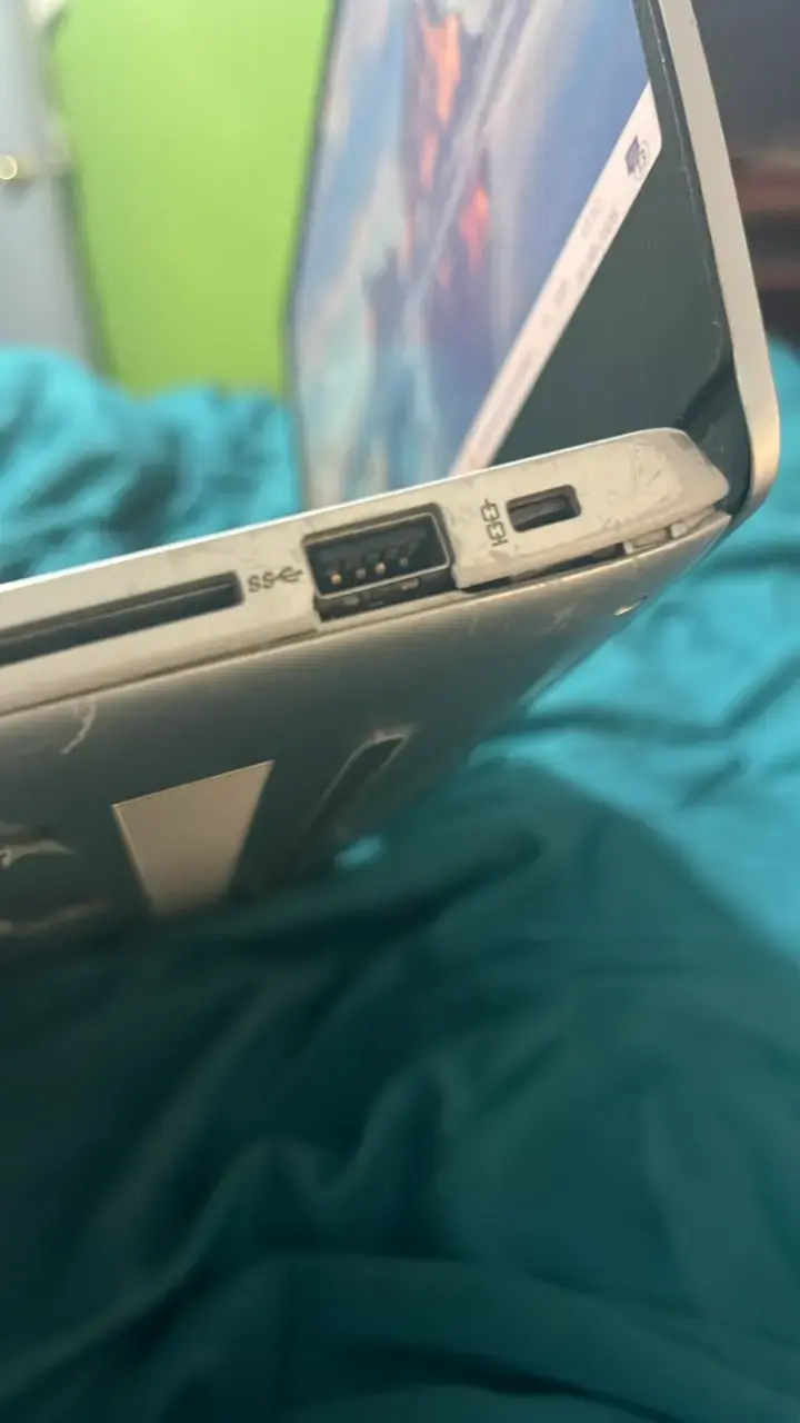 Laptop Lenovo con pantalla de 15 pulgadas - 2