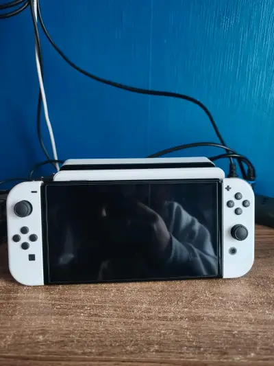 Consola Nintendo Switch OLED blanca en buen estado - miniatura 1