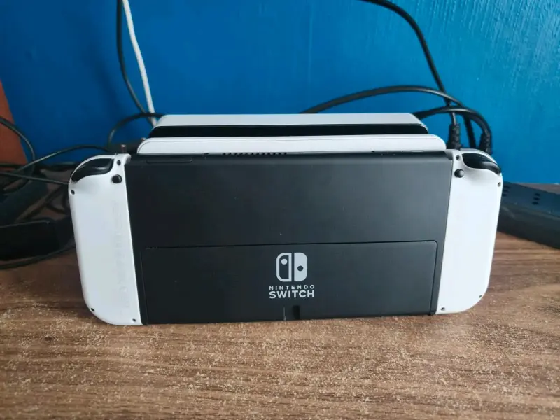 Consola Nintendo Switch OLED blanca en buen estado - 5