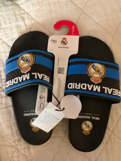 Sandalias Real Madrid negras y azules - miniatura 1
