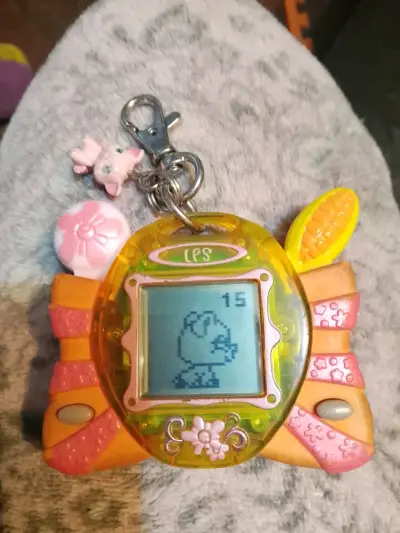 tamagotchi de lps - miniatura 2