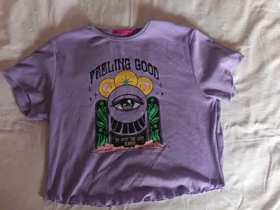 Polera morada con diseño gráfico Feeling Good - miniatura 1