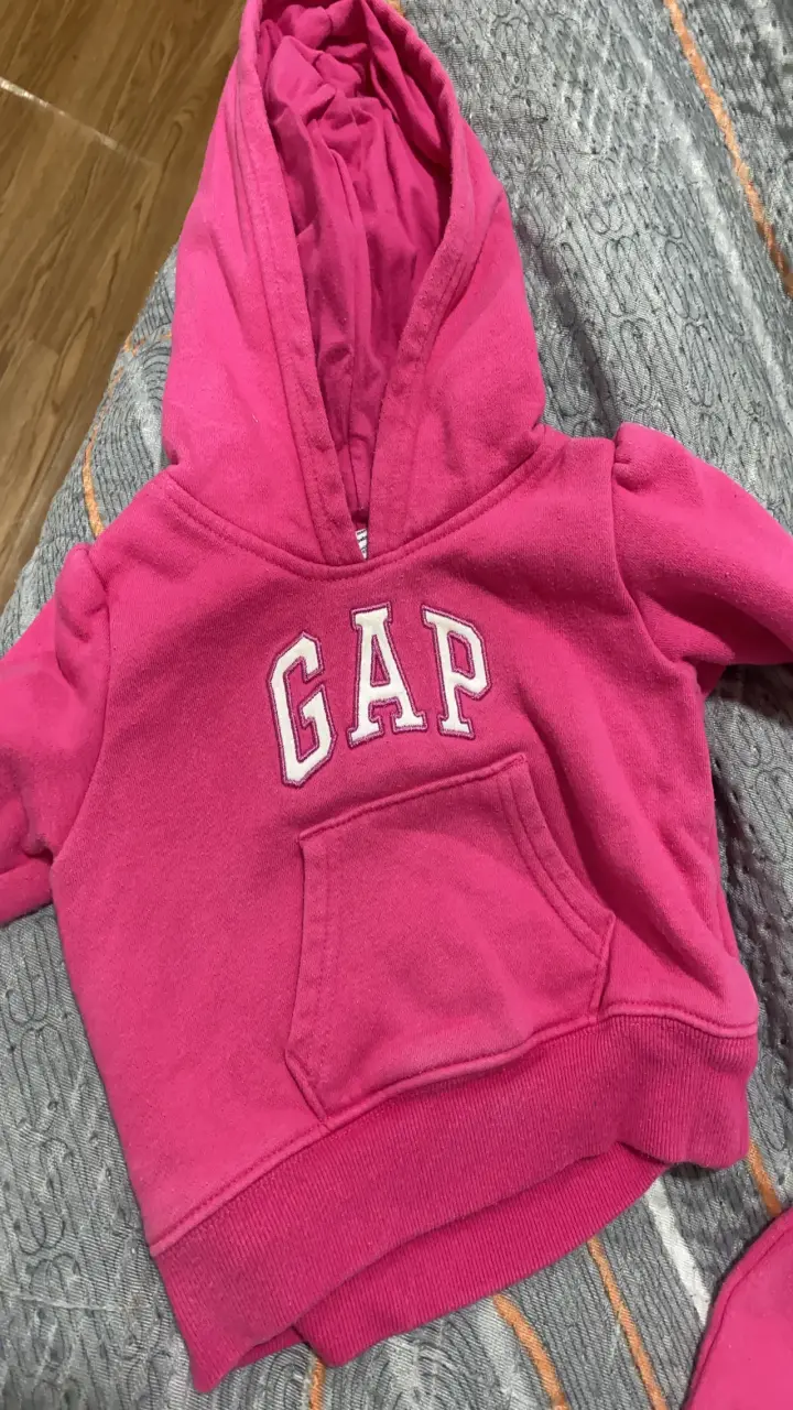 Conjunto de bebé GAP rosado con capucha - 2
