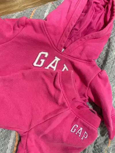 Conjunto de bebé GAP rosado con capucha - miniatura 4