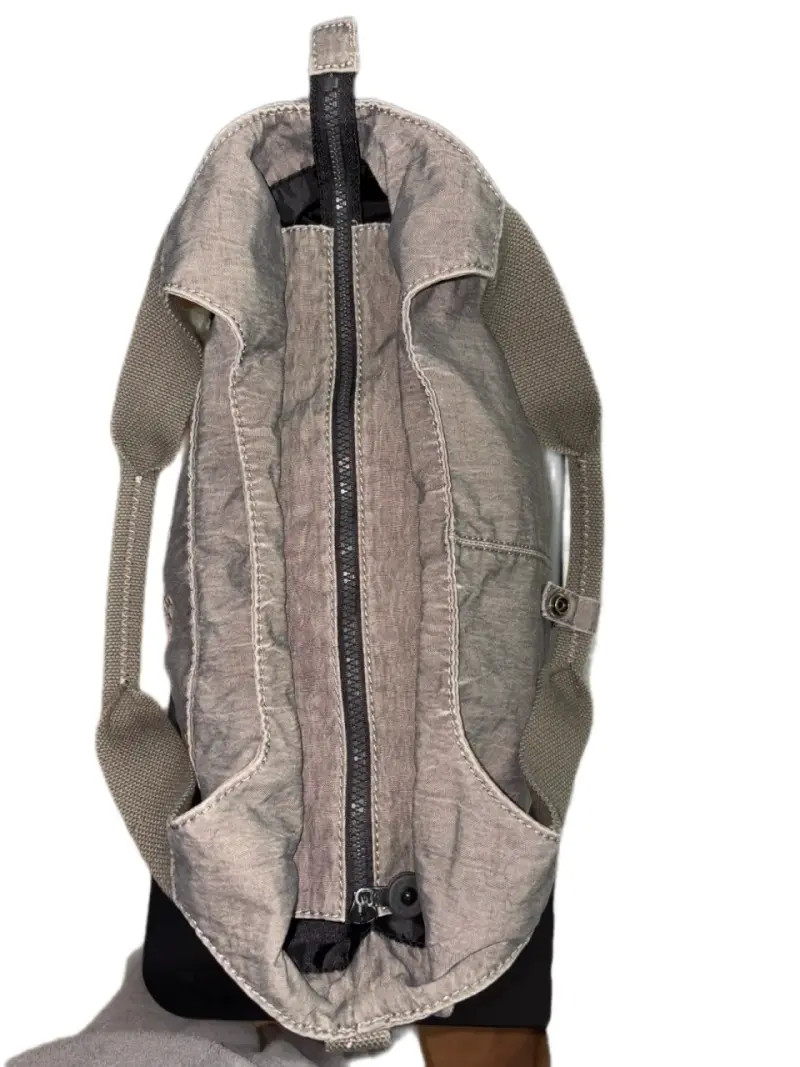 Bolso Kipling  de hombro gris - 3