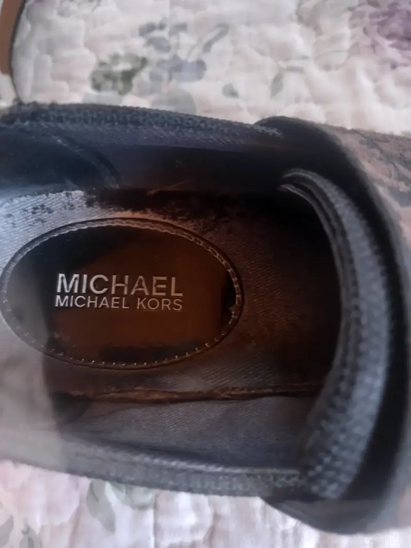 Zapatillas deportivas Michael Kors negras y blancas - 4