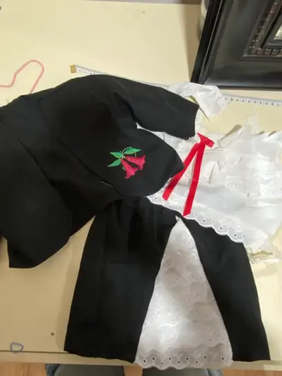Traje típico chileno para niña con bordado - miniatura 1