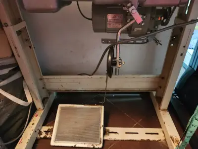 Máquina de Coser Industrial BSQ con Mesa - miniatura 4
