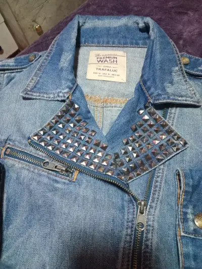 Chaqueta de mezclilla con tachas Zara Trafaluc - miniatura 1