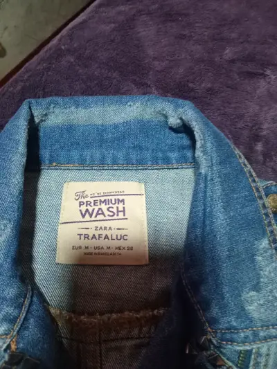 Chaqueta de mezclilla con tachas Zara Trafaluc - miniatura 3