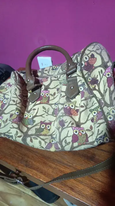 Bolso de mano con diseño de búhos - miniatura 2