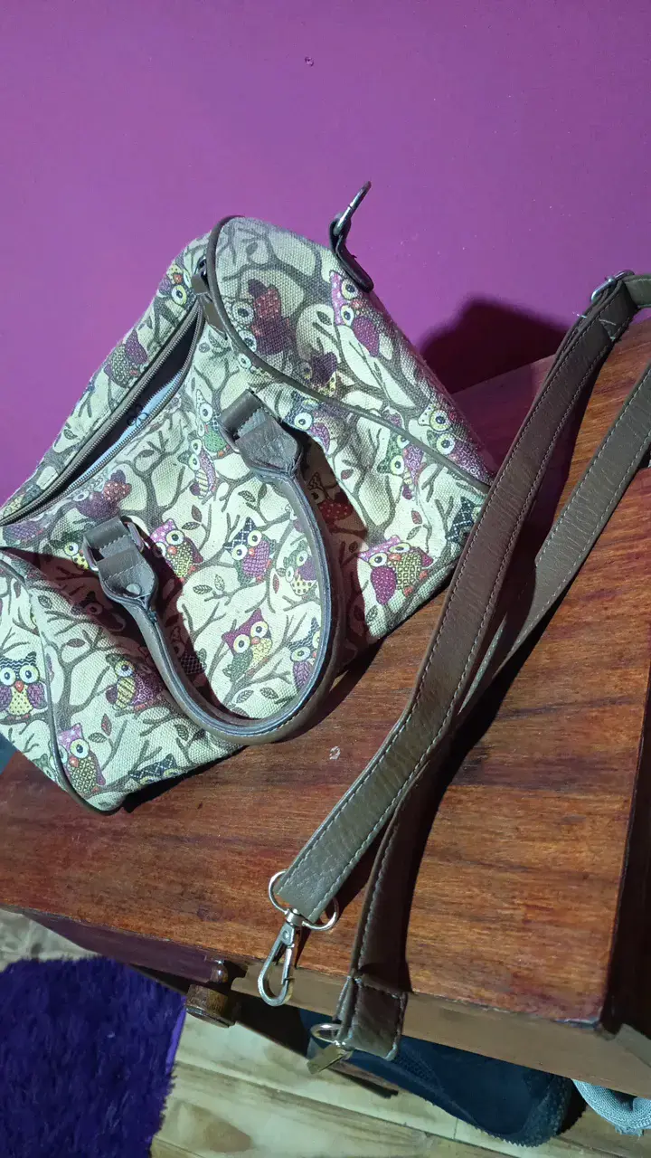 Bolso de mano con diseño de búhos - 4